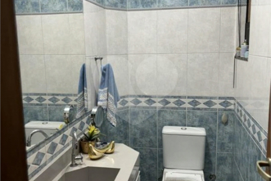 Sobrado à venda com 4 quartos, sendo 1 suíte, em Vila Floresta, Santo André, SP