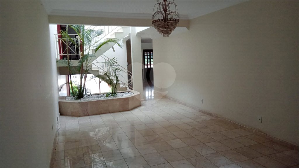 Sobrado à venda com 4 quartos, sendo 3 suítes,  em Horto Florestal, São Paulo, SP