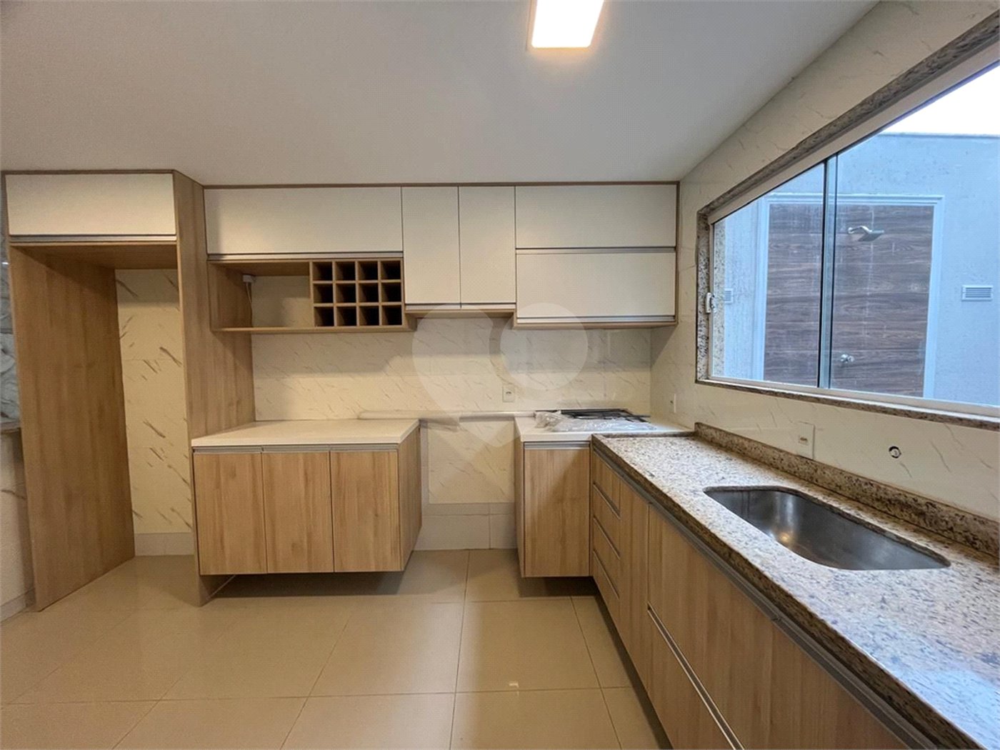 Casa à venda com 3 quartos, sendo 2 suítes, no condomínio Notting Hill - Campo Grande, Rio de Janeiro - RJ