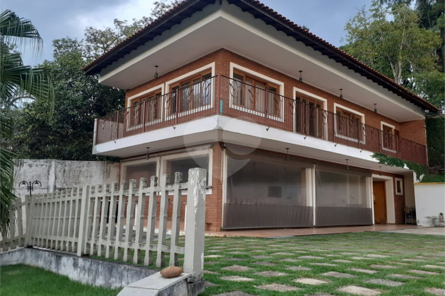 Casa à venda com 8 quartos, sendo 2 suítes, em Serra da Cantareira, Mairiporã, SP