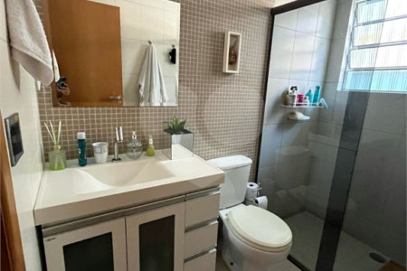Casa à venda com 3 quartos, sendo 1 suíte,  em Jardim Casablanca, São Paulo, SP