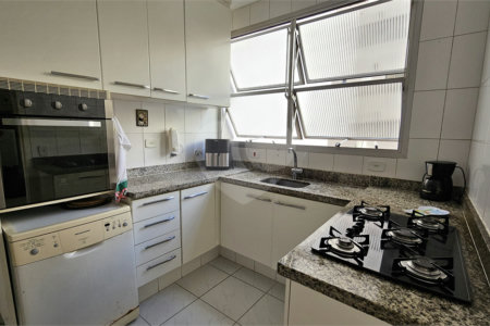 Apartamento à venda com 3 quartos, sendo 1 suíte, em Moema, São Paulo, SP