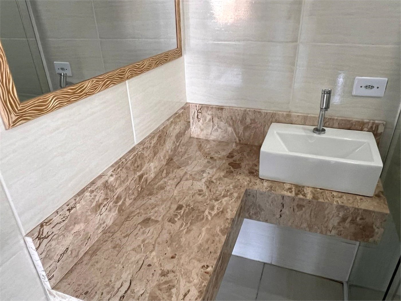 Sobrado à venda com 2 quartos, sendo 1 suíte, em Vila Correa, Ferraz de Vasconcelos, SP