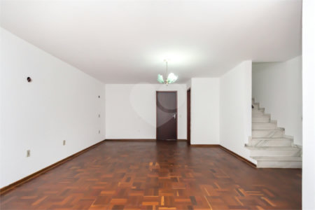 Casa à venda com 3 quartos, sendo 1 suíte, em Vila Mascote, São Paulo, SP