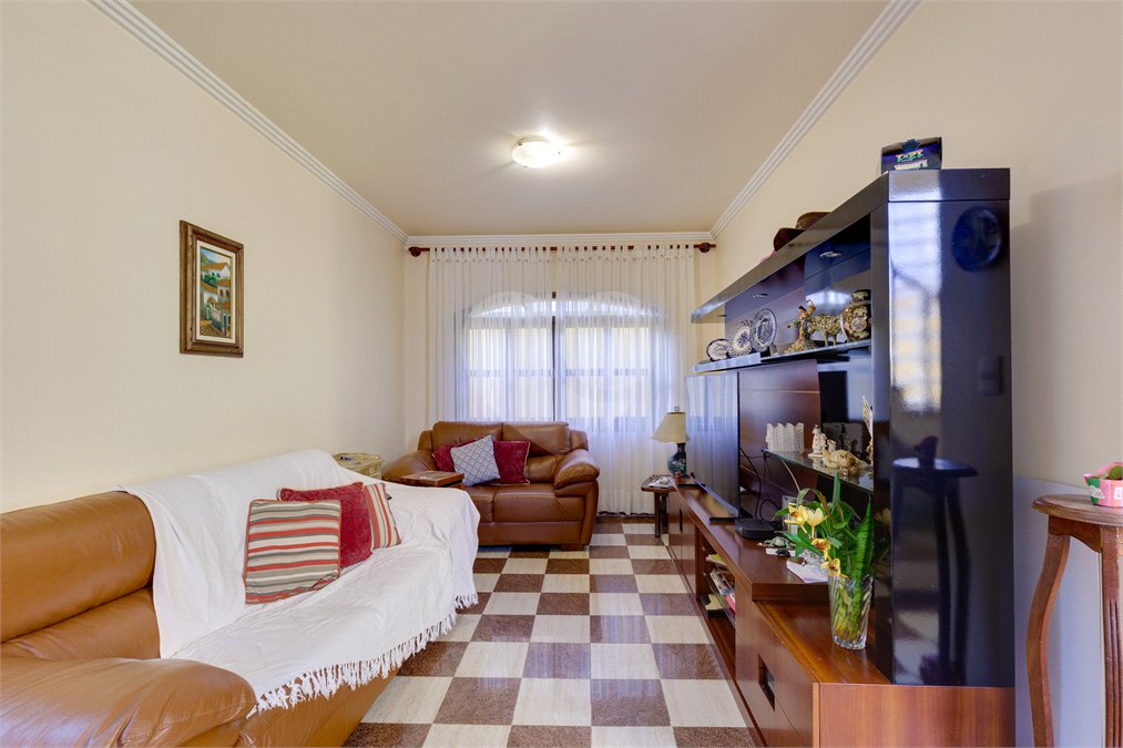 Sobrado à venda com 4 quartos, sendo 1 suíte, em Alto da Boa Vista, São Paulo, SP