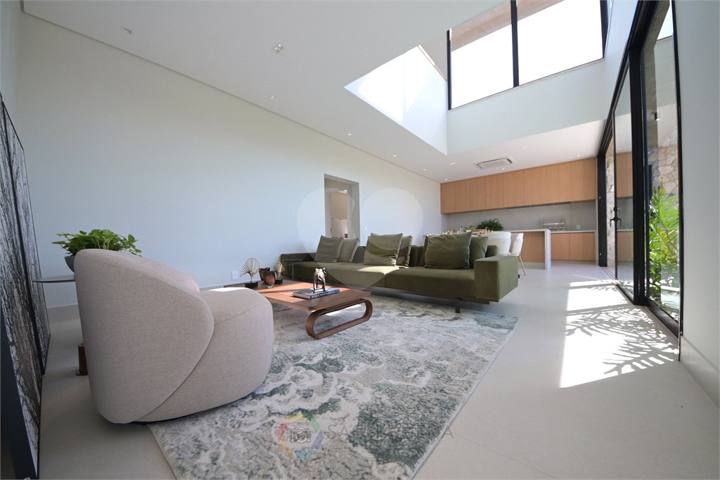 Casa à venda com 4 suítes no condomínio Villa dos Pinheiros, Indaiatuba - SP