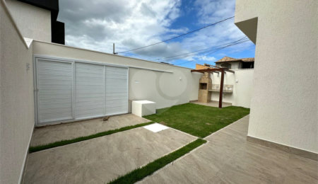 Casa à venda com 2 quartos, sendo 1 suíte, em Guriri, Cabo Frio, RJ