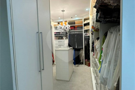 Triplex à venda com 4 suítes em Vila Oliveira, Mogi das Cruzes, SP