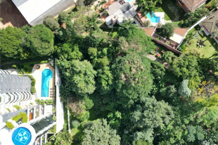 Terreno à venda em Paraisópolis, São Paulo, SP