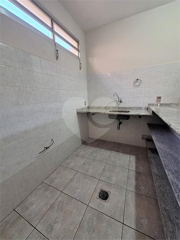 Casa à venda ou para alugar com 4 quartos, sendo 2 suítes,  em Santa Rosa, Vinhedo, SP