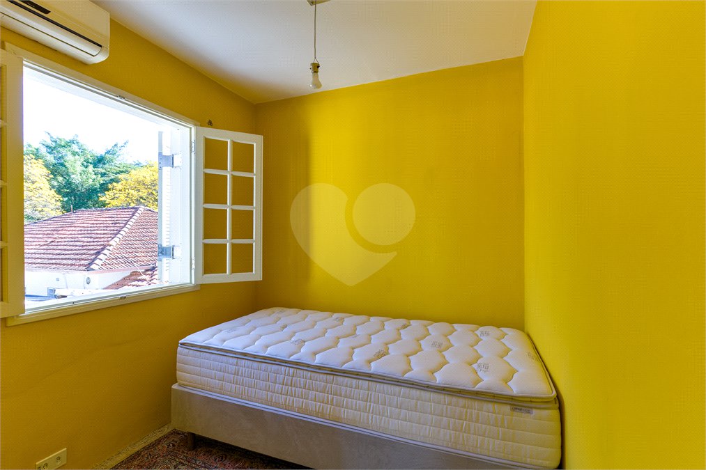 Casa de Vila à venda com 4 quartos, sendo 1 suíte, em Alto da Boa Vista, São Paulo, SP