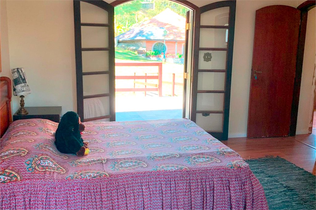 Casa à venda com 4 suítes em Parque Petrópolis, Mairiporã, SP