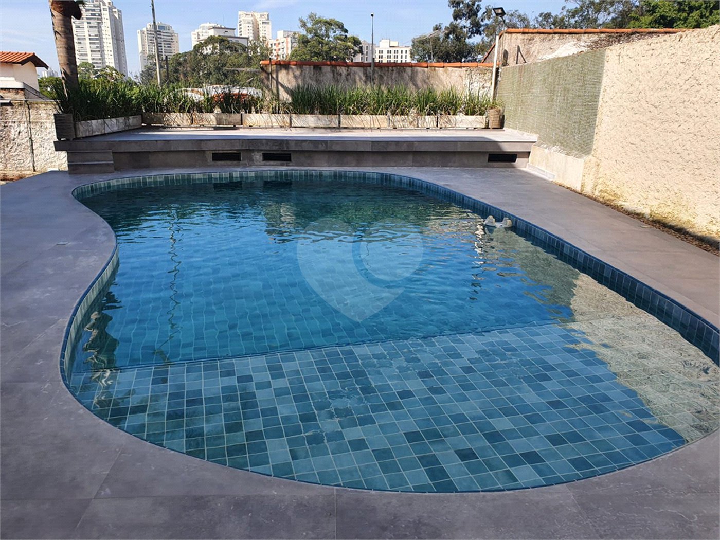 Casa à venda com 4 quartos, sendo 3 suítes, em Jardim Prudência, São Paulo, SP