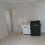 3 dormitórios, 2 suítes, banheiro, sala, cozinha ampla e 2 vagas de garagem