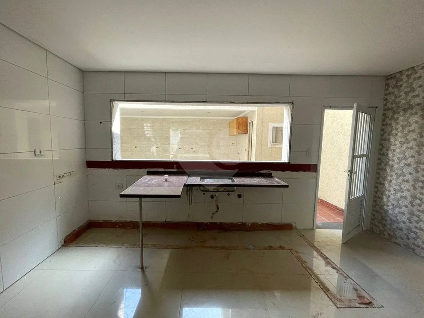 Sobrado à venda com 3 quartos, sendo 1 suíte, em Jardim Rosa de Franca, Guarulhos, SP