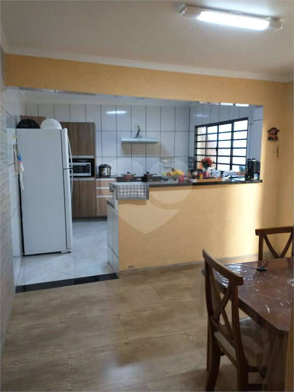 Sobrado à venda com 3 quartos, sendo 1 suíte, em Tremembé, São Paulo, SP