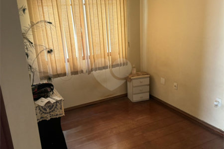 Casa à venda com 4 quartos, sendo 1 suíte, em Vila Santana, Sorocaba, SP