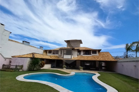 Casa à venda com 4 quartos, sendo 3 suítes,  em Geribá, Armação dos Búzios, RJ