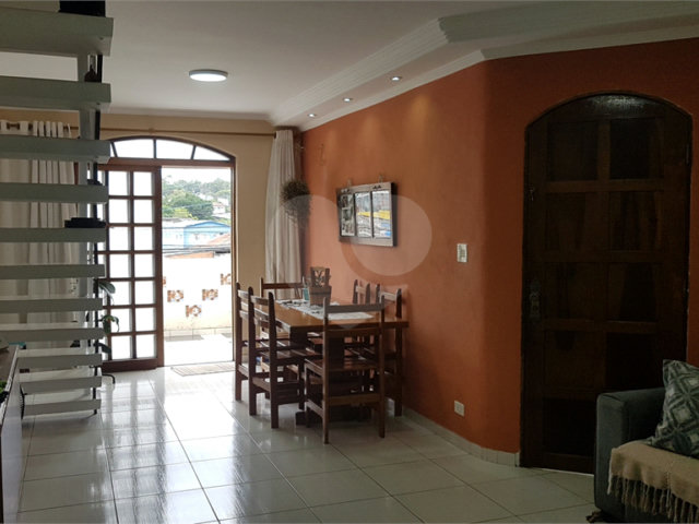 Sobrado à venda com 2 suítes em Tremembé, São Paulo, SP