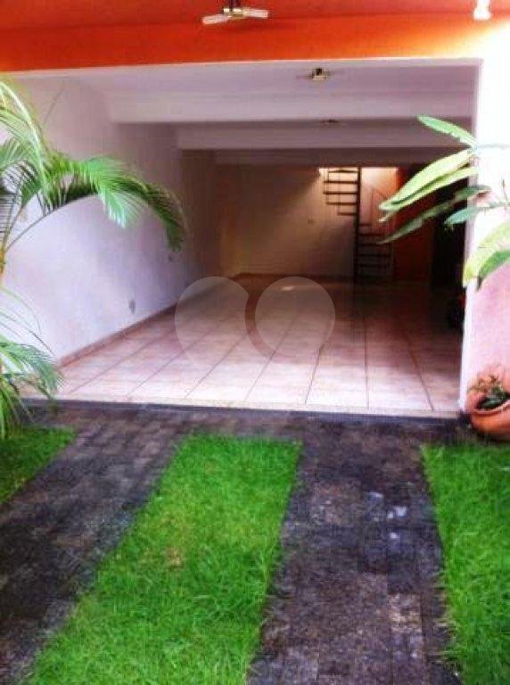 Sobrado à venda com 3 quartos, sendo 1 suíte, em Parque Continental II, Guarulhos, SP
