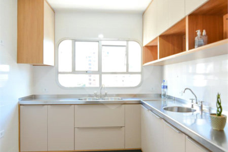 Apartamento à venda com 4 quartos, sendo 2 suítes,  em Brooklin Paulista, São Paulo, SP
