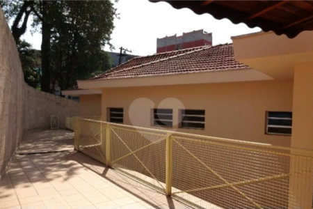 Sobrado à venda com 3 quartos, sendo 1 suíte, em Jardim São Luís, São Paulo, SP