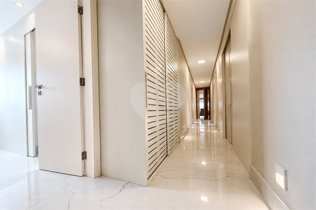Apartamento à venda com 5 suítes em Parque Enseada, Guarujá, SP