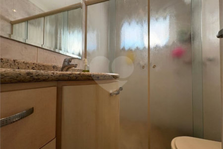 Casa à venda com 5 quartos, sendo 3 suítes, no condomínio Granja Olga III, Sorocaba - SP