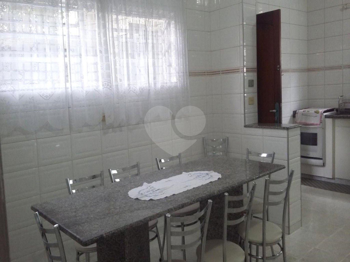 Casa à venda com 3 quartos, sendo 1 suíte, em Jardim Pinheiros, São Paulo, SP