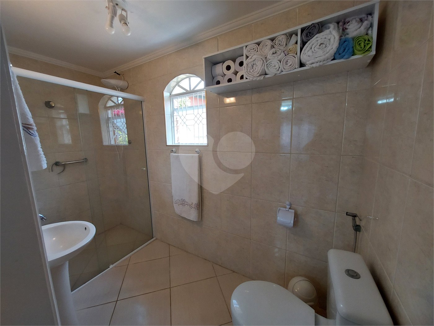 Casa à venda com 4 quartos, sendo 3 suítes, no condomínio São Joaquim, Vinhedo - SP