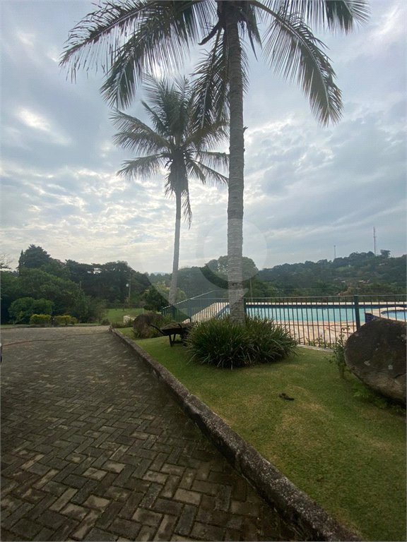 Casa à venda com 4 suítes no condomínio Vale da Santa Fé, Vinhedo - SP