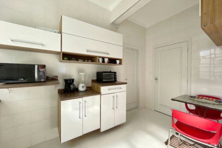 Apartamento Frente Mar com 4 Quartos para Venda ou Locação em Pitangueiras – Guarujá/SP
