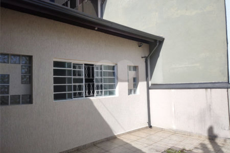 Sobrado à venda com 5 quartos, sendo 1 suíte,  em Vila Bela Vista, Suzano, SP