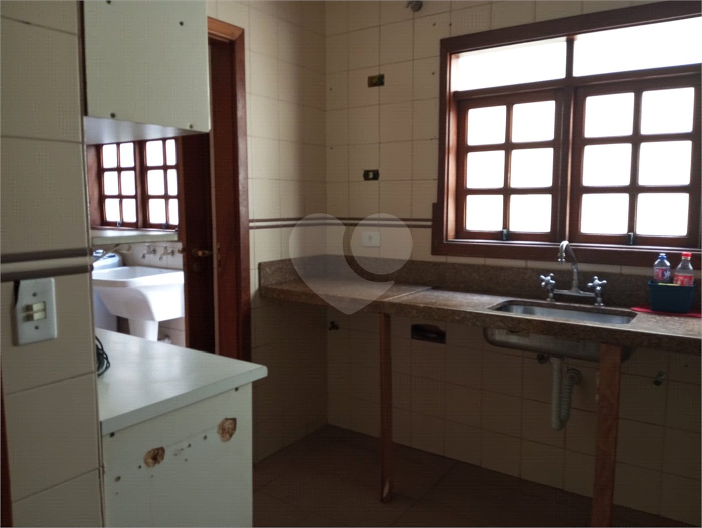 Casa à venda com 3 quartos, sendo 1 suíte, em Vila Nivi, São Paulo, SP