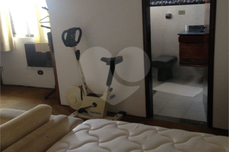 Sobrado à venda com 4 quartos, sendo 1 suíte, em Jardim Celeste, São Paulo, SP