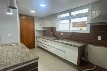 Indaiatuba- Vila Aurora -Condomínio Palm Tree Residence -Venda e Locação - R$ 7.000,00 - condominio - R$ 877,44- IPTU - R$ 211,64 - Pavimento Térreo: Sala de estar, sala de jantar, wc, cozinha, área de serviço, despensa. Pavimento Superior: Suíte com varanda e closet, 02 dormitórios e wc.social