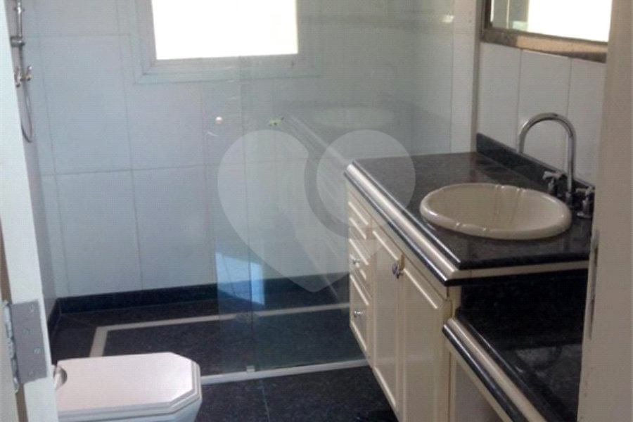 Sobrado à venda com 4 quartos, sendo 2 suítes, em Serra da Cantareira, Mairiporã, SP