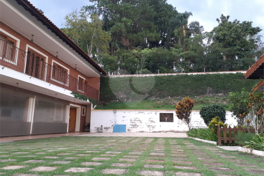 Casa à venda com 8 quartos, sendo 2 suítes, em Serra da Cantareira, Mairiporã, SP