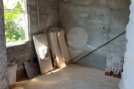 Casa à venda com 2 suítes no condomínio Ricieri, Mogi das Cruzes - SP