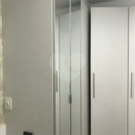 APARTAMENTO MOBILIADO EM FRENTE AO SHOPPING 02 DORMITÒRIOS