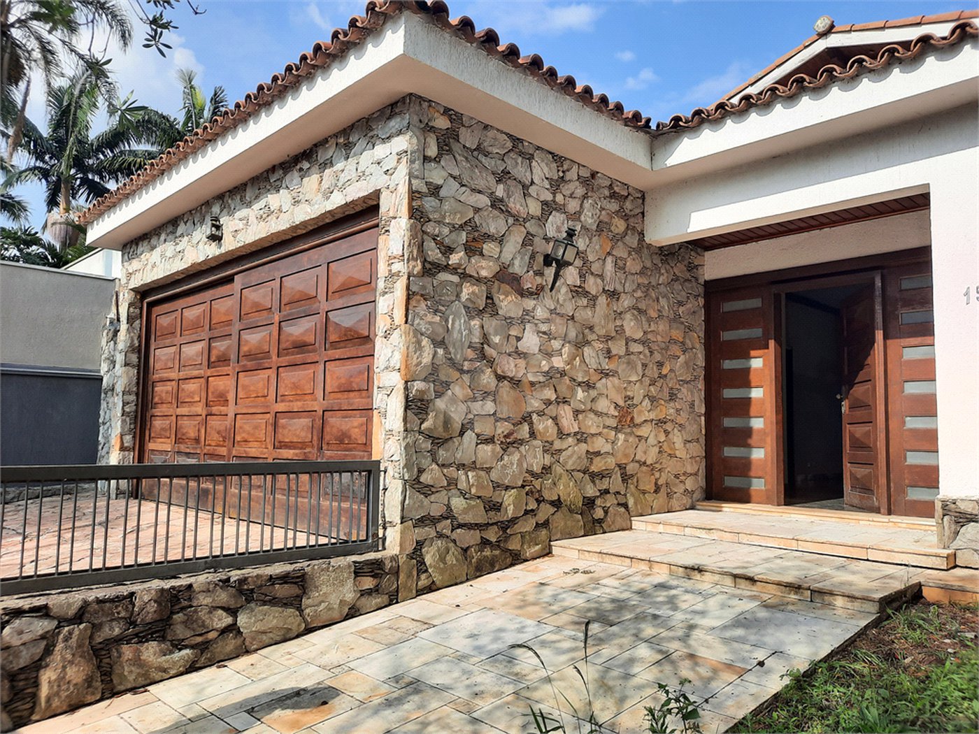 Casa Térrea à venda com 3 suítes em Interlagos, São Paulo, SP