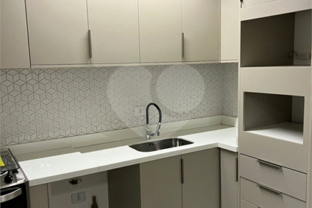 Casa à venda com 2 suítes no condomínio Recanto dos Ipes, Atibaia - SP