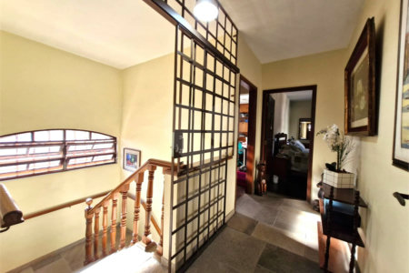 Casa à venda com 4 quartos, sendo 1 suíte, em Alto da Boa Vista, São Paulo, SP