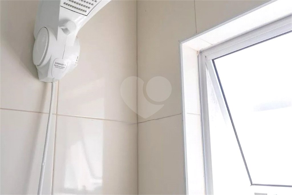 Casa à venda com 3 quartos, sendo 1 suíte,  no condomínio Rafaela I, São Paulo - SP