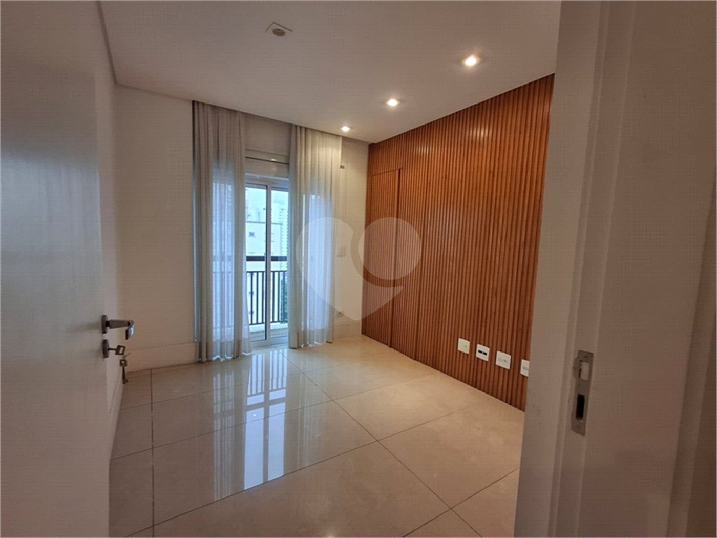 Apartamento à venda com 4 quartos, sendo 3 suítes, em Santana, São Paulo, SP