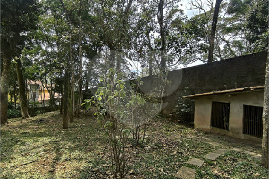 Sobrado à venda ou para alugar com 4 suítes em Serra da Cantareira, Mairiporã, SP