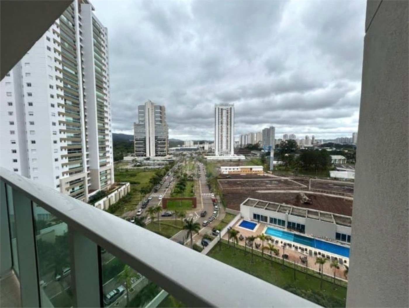 Apartamento à venda com 3 suítes em Vila Mogilar, Mogi das Cruzes, SP