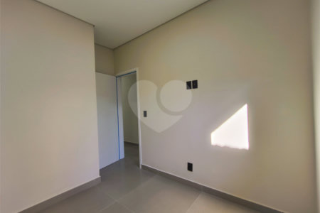 Casa à venda com 3 quartos, sendo 1 suíte, no condomínio Horto Florestal Villagio, Sorocaba - SP