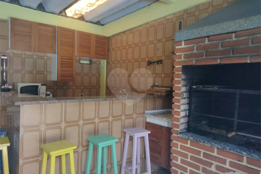 Casa à venda com 4 quartos, sendo 2 suítes,  no condomínio Cinco Lagos, Mairiporã - SP