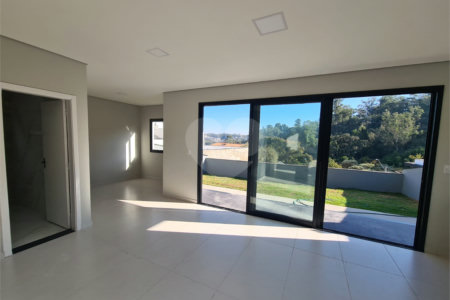 Casa à venda com 3 suítes no condomínio Reserva dos Jatobás, Louveira - SP